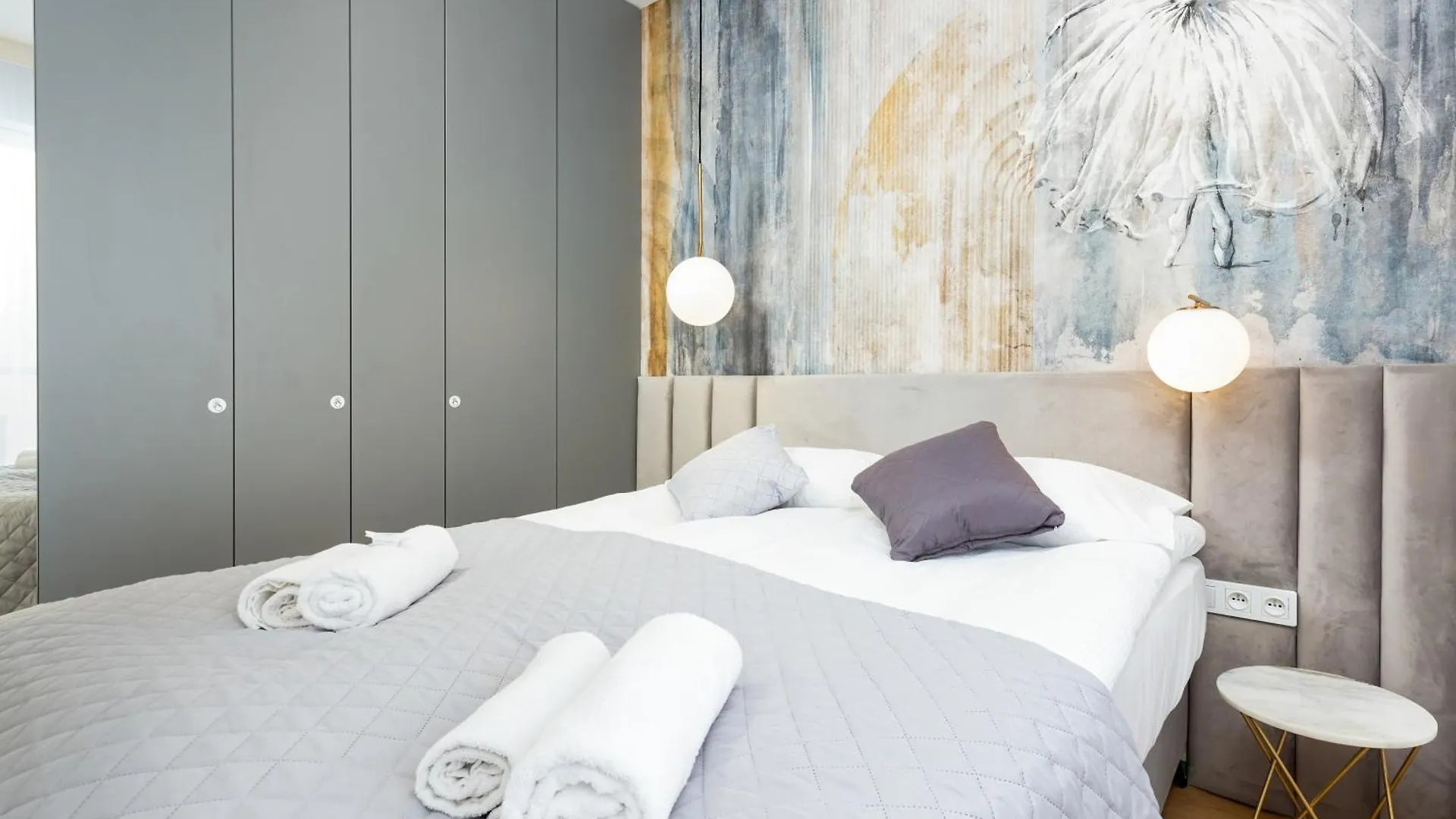 One Bedroom Apartment In Warsaw Center By Renters Prestige